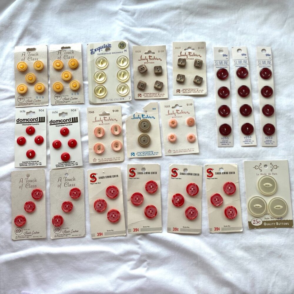 Lot of Assorted Buttons